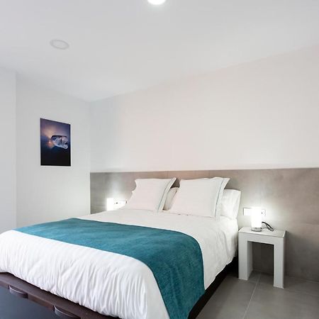 8 Lacus Baikal L'Hospitalet de Llobregat Bagian luar foto