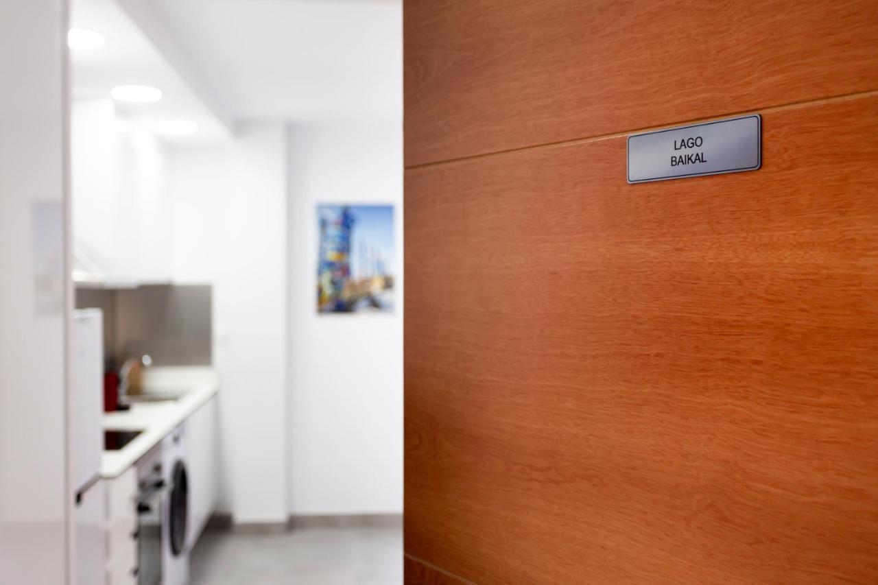 8 Lacus Baikal L'Hospitalet de Llobregat Bagian luar foto